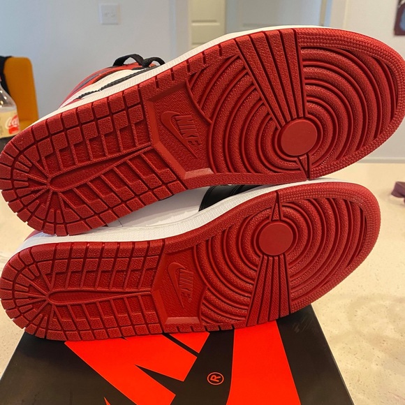 Jordan Black Toe 1’s 2016 - Picture 5 of 7